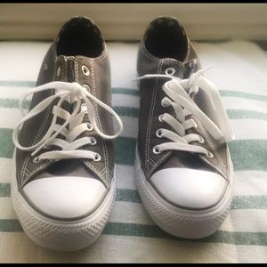 Converse, (shoes)